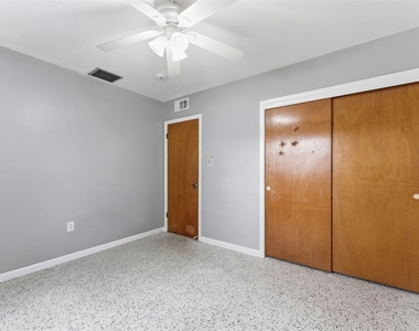 2711 W Heiter Street - Photo Thumbnail 10