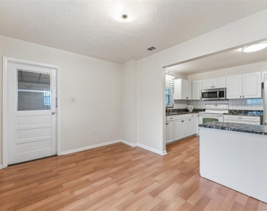 2711 W Heiter Street - Photo Thumbnail 4