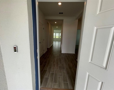 660 Tanaro Lane - Photo Thumbnail 2
