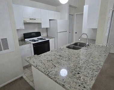 1622 Columbia Arms Circle - Photo Thumbnail 2