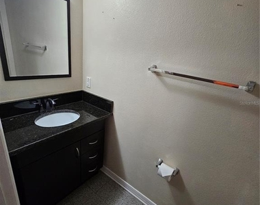 551 Stonewall Avenue - Photo Thumbnail 5