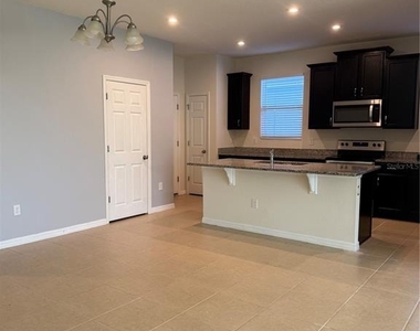 2466 Volunteer Avenue - Photo Thumbnail 5