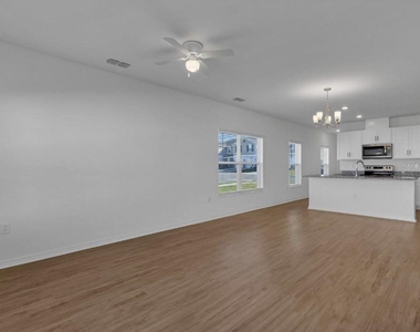 1513 Mirabella Circle - Photo Thumbnail 5