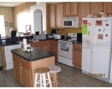 136 Grantham Drive - Photo Thumbnail 7