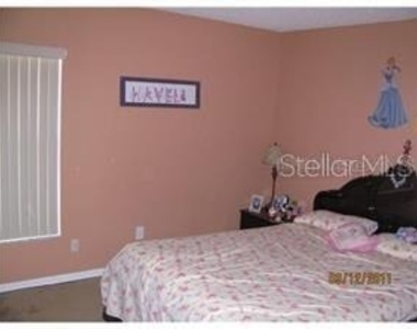 136 Grantham Drive - Photo Thumbnail 3