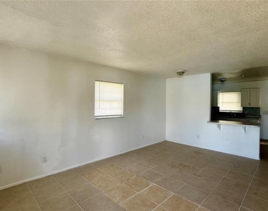 325 W Pierce Street - Photo Thumbnail 1