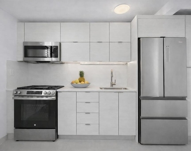 1366 Wilson Ave - Photo Thumbnail 9