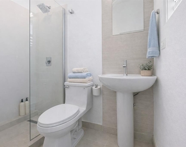 1366 Wilson Ave - Photo Thumbnail 9
