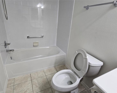 2614 Dartford Terrace - Photo Thumbnail 6