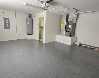 2614 Dartford Terrace - Photo Thumbnail 12