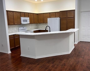 2614 Dartford Terrace - Photo Thumbnail 22