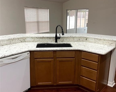2614 Dartford Terrace - Photo Thumbnail 24