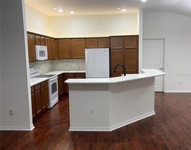 2614 Dartford Terrace - Photo Thumbnail 2