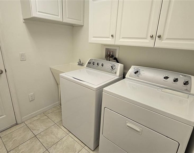 2614 Dartford Terrace - Photo Thumbnail 11