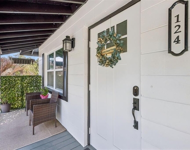 124 E Harding Street - Photo Thumbnail 3