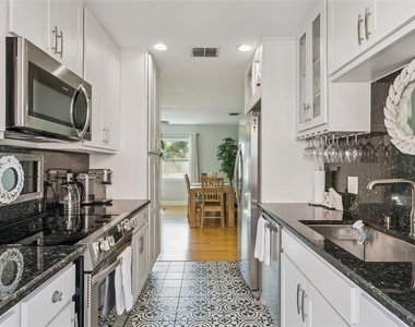 124 E Harding Street - Photo Thumbnail 7