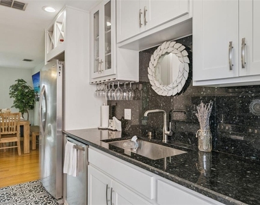 124 E Harding Street - Photo Thumbnail 9
