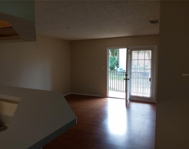216 Afton Square - Photo Thumbnail 7