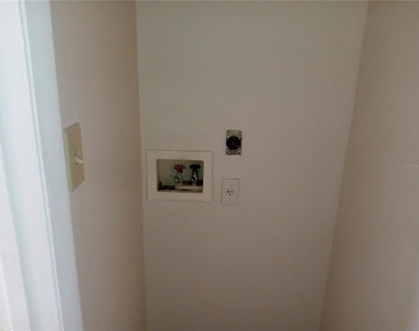 216 Afton Square - Photo Thumbnail 19