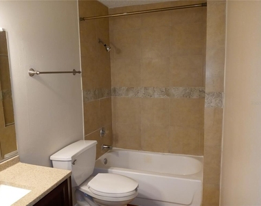 216 Afton Square - Photo Thumbnail 18