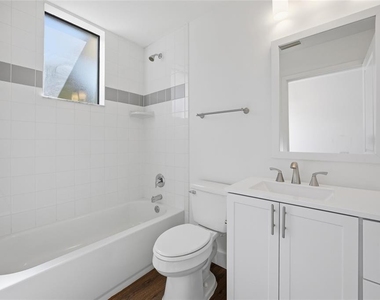 100 N Dewey Street - Photo Thumbnail 14
