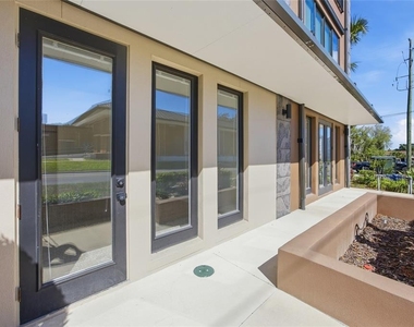 100 N Dewey Street - Photo Thumbnail 16
