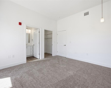 100 N Dewey Street - Photo Thumbnail 13