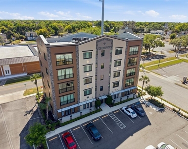 100 N Dewey Street - Photo Thumbnail 2
