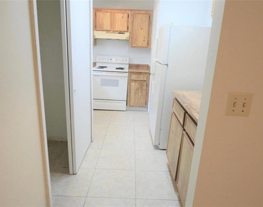 4240 Pershing Pointe Place - Photo Thumbnail 2