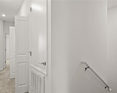 7428 Stone Creek Trail - Photo Thumbnail 19