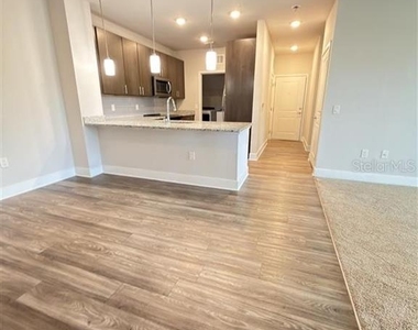 541 Academy Drive - Photo Thumbnail 14