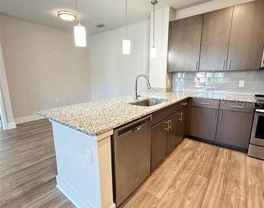 541 Academy Drive - Photo Thumbnail 6