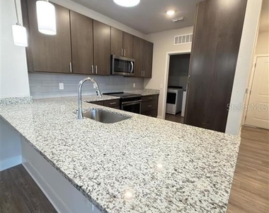 541 Academy Drive - Photo Thumbnail 4