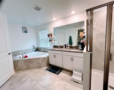 11498 Rhyme Avenue - Photo Thumbnail 9