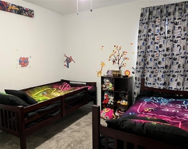 11498 Rhyme Avenue - Photo Thumbnail 12