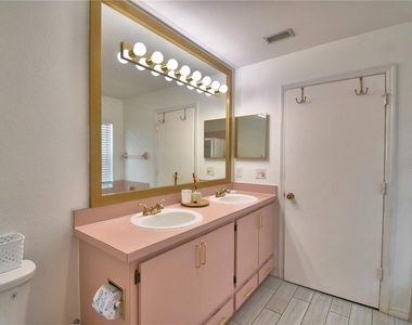 2935 Dickens Circle - Photo Thumbnail 45