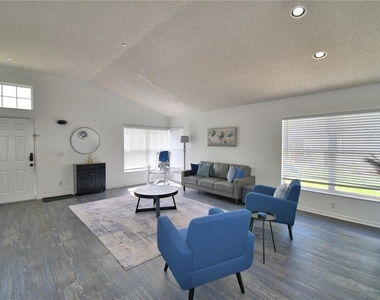 2935 Dickens Circle - Photo Thumbnail 8