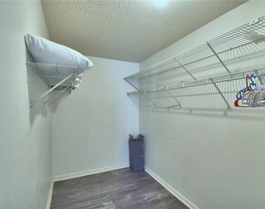 2935 Dickens Circle - Photo Thumbnail 40
