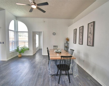 2935 Dickens Circle - Photo Thumbnail 14