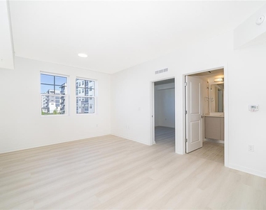5579 Millenia Park Boulevard - Photo Thumbnail 8