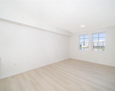 5579 Millenia Park Boulevard - Photo Thumbnail 7