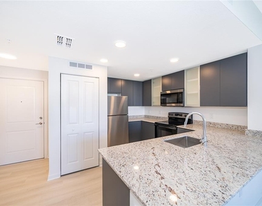 5579 Millenia Park Boulevard - Photo Thumbnail 4
