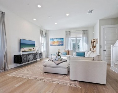 508 Laurel Park Drive - Photo Thumbnail 6