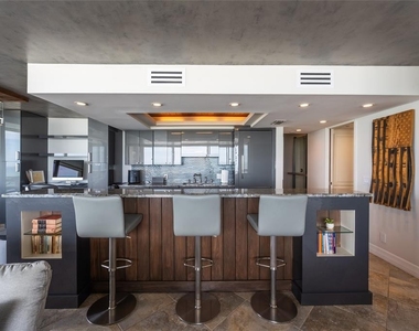 5400 Ocean Boulevard - Photo Thumbnail 20