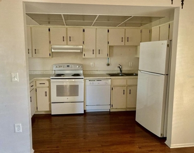5008 Manatee Avenue W - Photo Thumbnail 5
