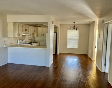 5008 Manatee Avenue W - Photo Thumbnail 3