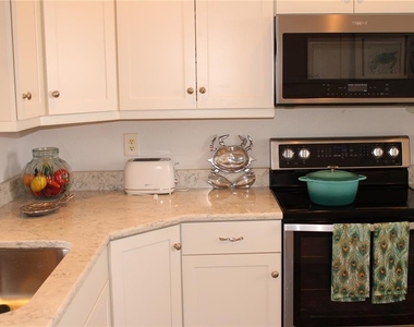 4240 Ironwood Circle - Photo Thumbnail 2