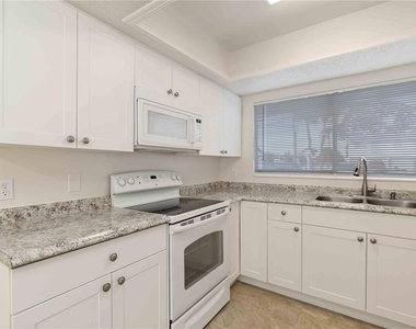 3569 Bee Ridge - Photo Thumbnail 10