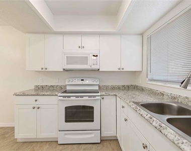 3569 Bee Ridge - Photo Thumbnail 12