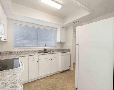 3569 Bee Ridge - Photo Thumbnail 11